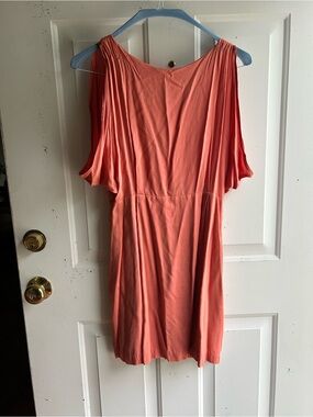 BB Dakota Women’s Coral Cold-Shoulder Dress, size 4